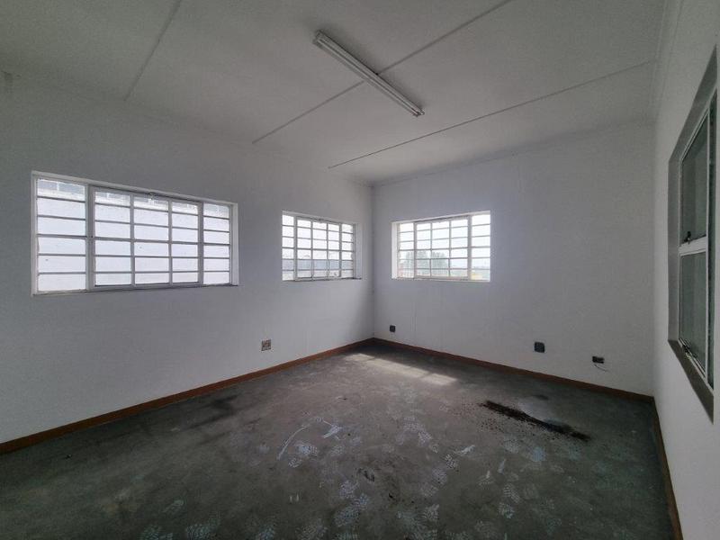 To Let Commercial Property for Rent in Neave Industrial Eastern Cape